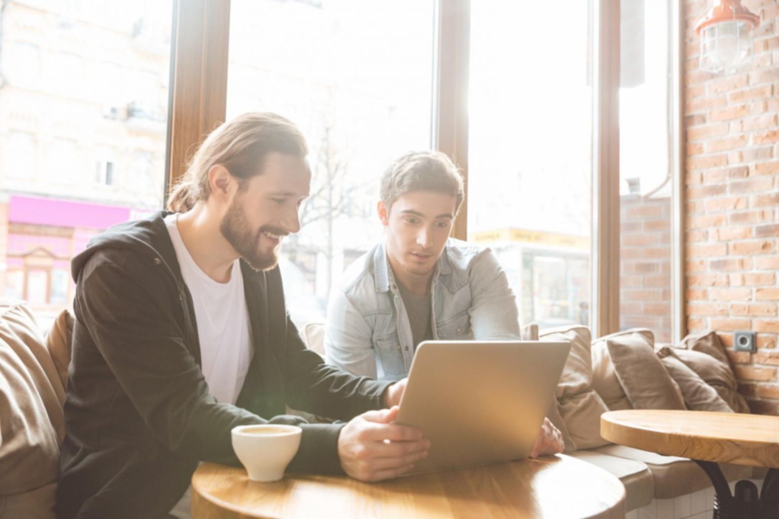 Sesi kolaborasi pembelajaran analisis fundamental dengan mitra institusi pendidikan Mymnex